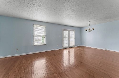 1406 Yorktown Dr, Lawrence, PA 15055-1033