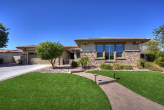 3860 Sawtooth Dr, Chandler, AZ 85249-5989