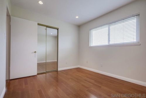 6738 Dennison St, San Diego CA 92122-2431 exterior