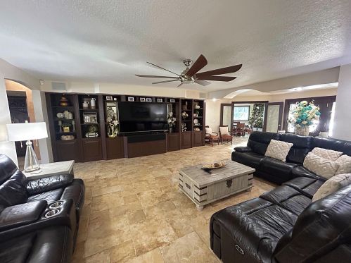 3 Cedar St, Daytona Beach FL  32127-6416 exterior