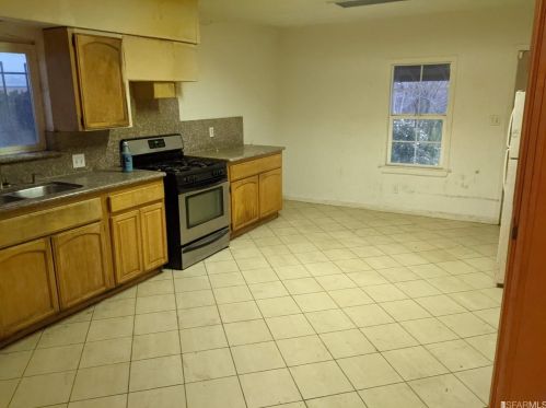1802 88th Ave, Oakland CA  94621-1008 exterior