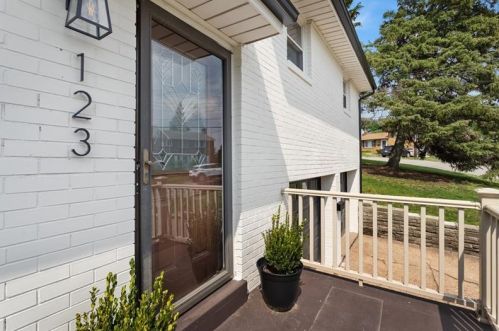 123 Lilmont Dr, Pittsburgh, PA 15218-2208