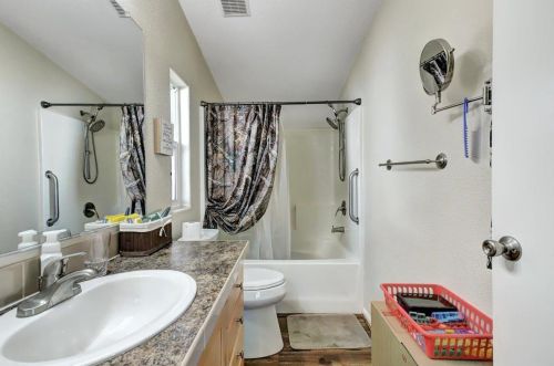 10 Wendy Cir, Grass Valley CA  95945-7037 exterior