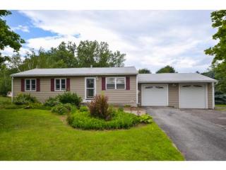 122 Jeffrey Dr, Colchester, VT 05446-3955