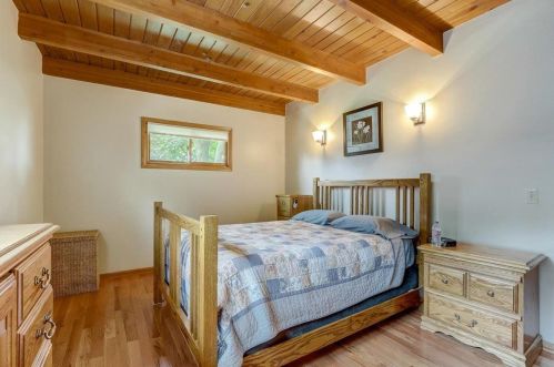 5237 20th St, Milwaukee WI 53233-2548 exterior