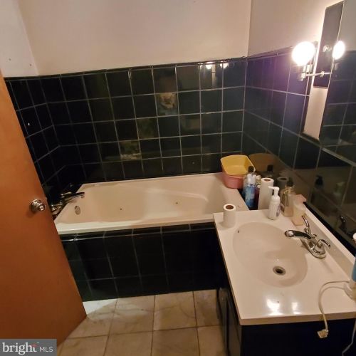 4929 Hazel Ave, Philadelphia PA 19143-2086 exterior