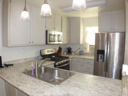 913 Kingwood St, Santa Rosa CA  95401-6509 exterior