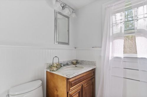 198 Richmond Townhouse Rd, Richmond RI  02812-1038 exterior