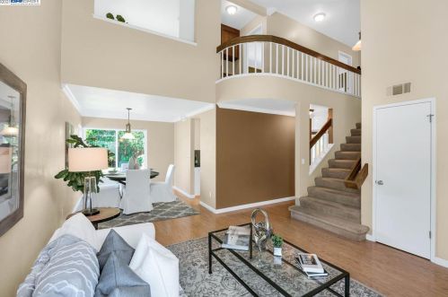 364 Flaming Oak Dr, Concord, CA 94523-1240
