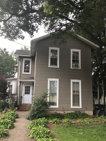 39 Seneca St, Dundee, NY 14837-1124
