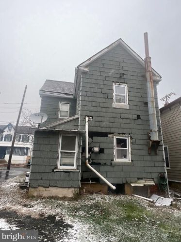 112 Main St, Saint Georges, DE 19733-2020