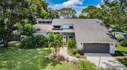 2206 Toniwood Ln, Palm Harbor, FL 34685-2225