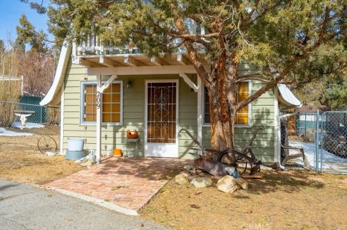 209 Gilroy Dr, Big Bear City CA  92314-9683 exterior
