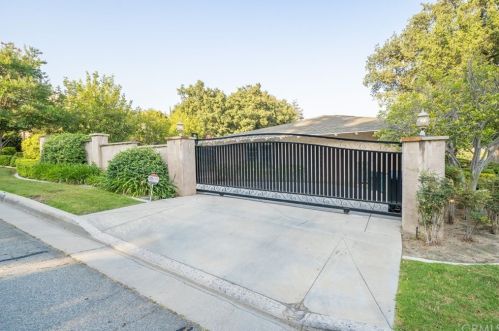 607 Oak Grove Dr, Glendora CA  91741-2258 exterior
