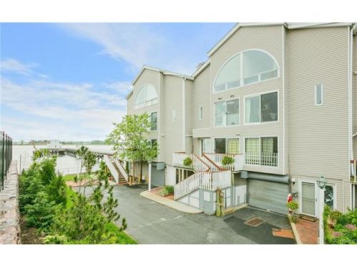 5 Windward Ln, Bronx, NY 10464-1452