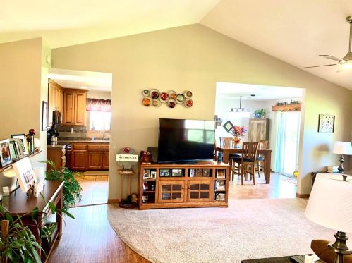 3373 Heaven Dr, Green Bay WI  54311-8906 exterior