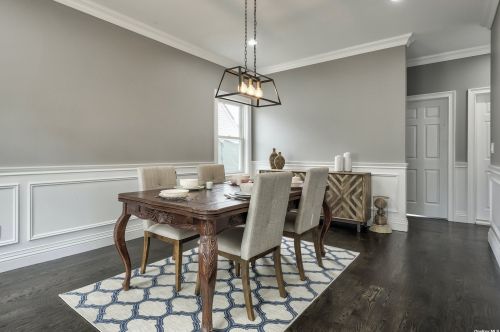 15 Mead Ln, Westbury NY  11590-6303 exterior