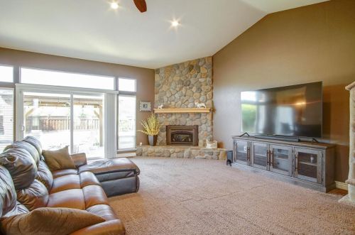 5890 Yuste Ln, Hollister CA  95023-9538 exterior