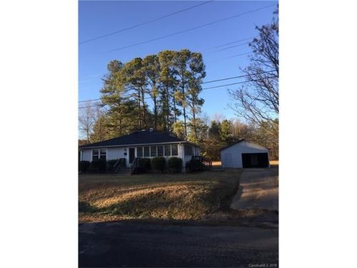 7 Wray St, York, SC 29745-1633