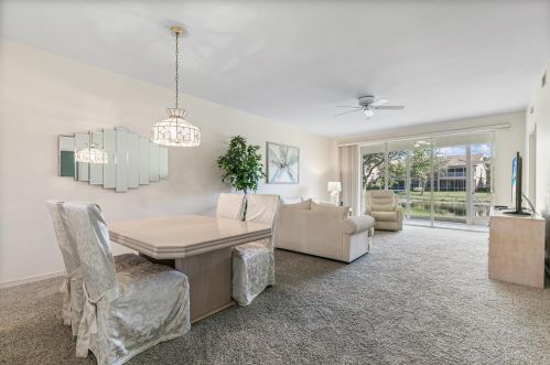 700 Saratoga Cir, Naples FL  34104-8759 exterior