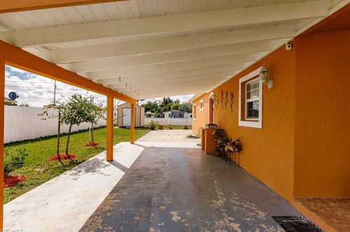 1165 Cherokee Ave, Lehigh Acres FL 33936-6804 exterior