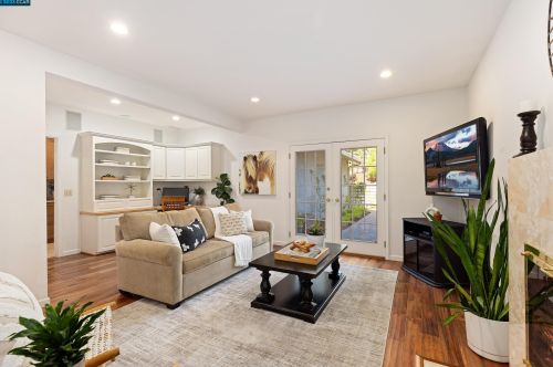 300 Camaritas Way, Danville CA  94526-5439 exterior