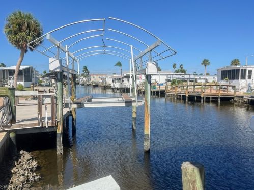 11581 Dogwood Ln, Fort Myers Beach FL  33931-7130 exterior