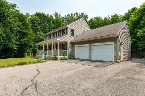 15 Chabot St, Somersworth NH  03878-1302 exterior
