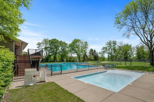 3144 Laurel Ridge Cir, Bridgeville PA  15017-1655 exterior