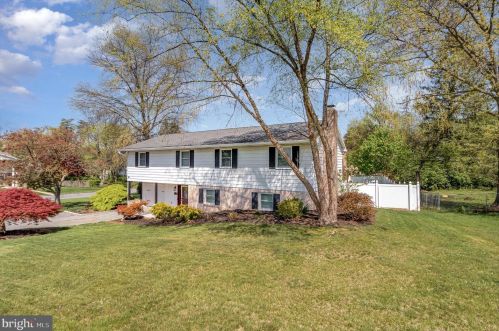 81 Moongale Dr, Carlisle PA  17013-2116 exterior