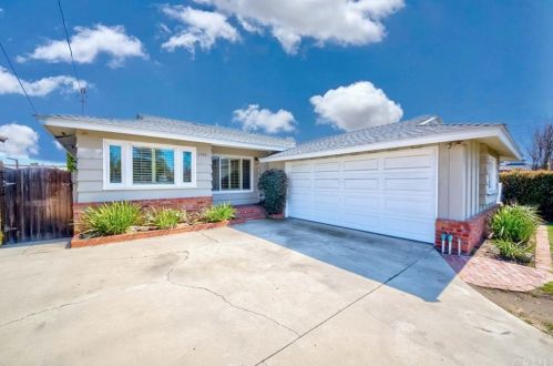 1740 Hickory Ave, Torrance CA 90503-7219 exterior