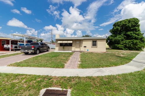 2324 Eagle Dr, West Palm Beach, FL 33409-6143