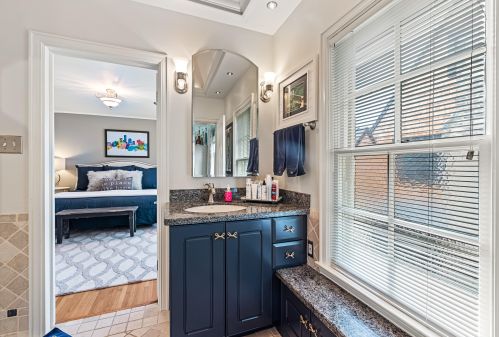 4749 Cramer St, Milwaukee WI 53211-1228 exterior