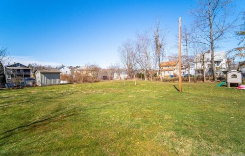 107 Birdsey Ave, Middletown CT  06457-4302 exterior