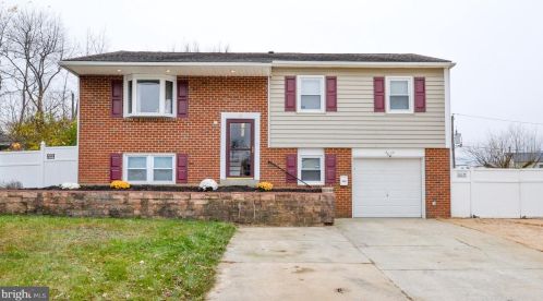 4 Guenever Dr, New Castle, DE 19720-2923