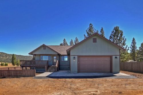 800 Hart Ln, Big Bear City, CA 92314-9138