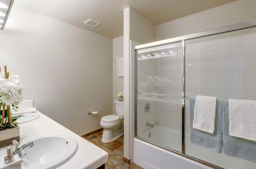 10000 Walter Welsher Ct, Gilroy CA  95020-9704 exterior