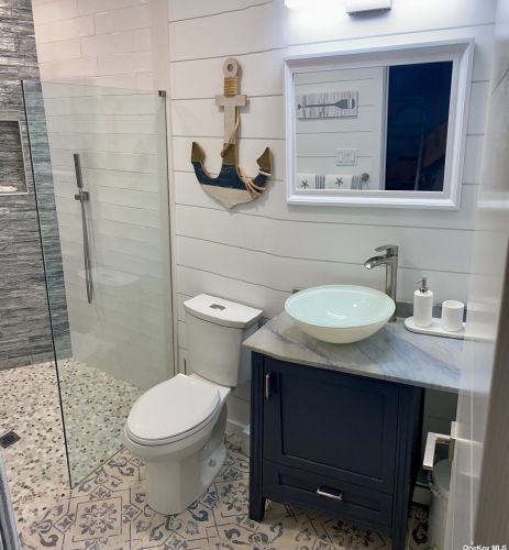 326 Lido Promenade, North Lindenhurst NY  11757-6600 exterior