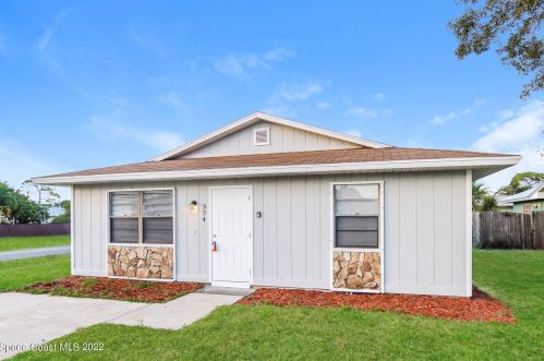 374 16th St, Vero Beach FL  32962-6634 exterior