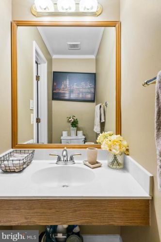 1944 Wicklow Ct, Woodbridge VA  22191-3459 exterior