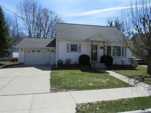 513 Union St, Manawa, WI 54949-9241