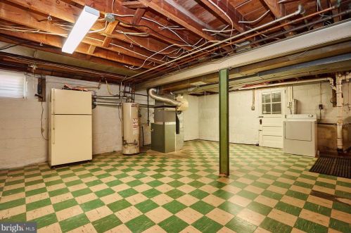 6804 Jefferson Ave, Falls Church VA  22042-1932 exterior