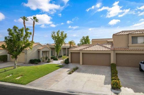 8 Oak Tree Dr, Rancho Mirage CA  92270-1612 exterior