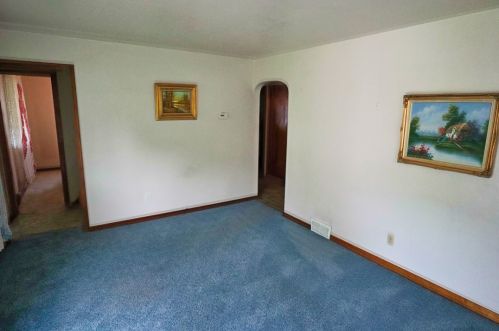 303 Sceneridge Rd, Mckeesport PA  15133-2221 exterior