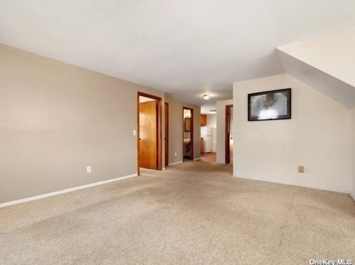 430 Clement Ave, Floral Park NY  11003-2703 exterior