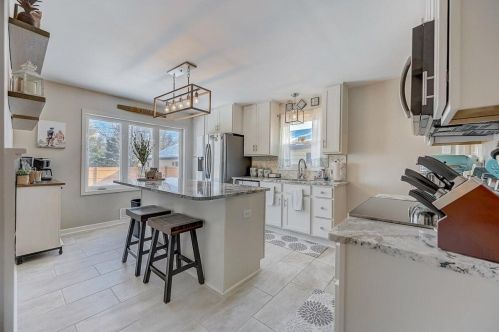 3316 Honey Creek Dr, Milwaukee WI  53219-3911 exterior