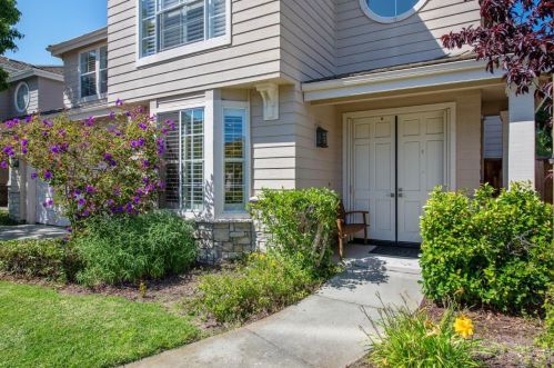 992 Governors Bay Dr, Redwood City, CA 94065-2205