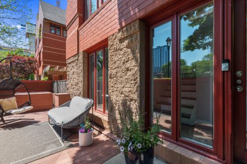 812 Kilbourn Ave, Milwaukee WI  53202-3462 exterior