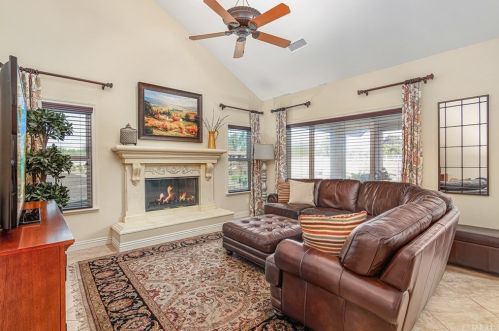 29172 Vallejo Ave, Temecula CA  92592-2302 exterior