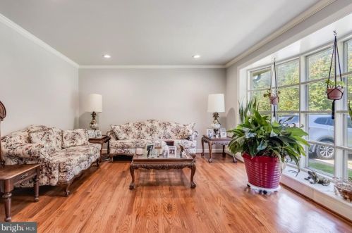 3473 Massachusetts Ave, Washington, DC 20019-2941